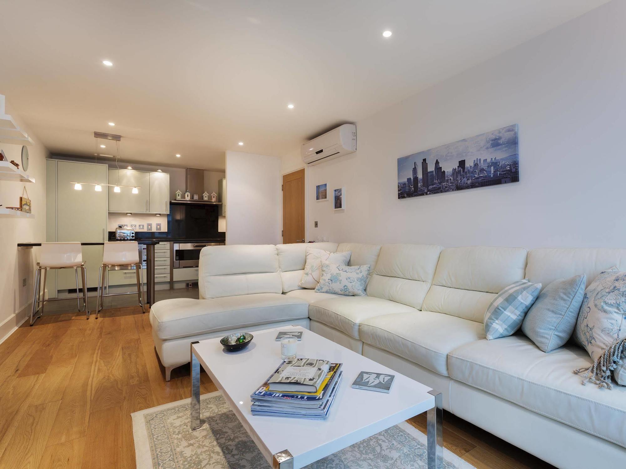 Veeve - Modernist Wharf Apartment ลอนดอน ภายนอก รูปภาพ